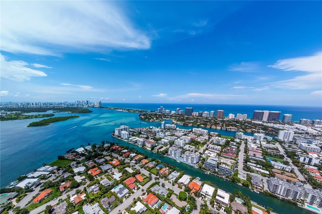 На продажу: $529,900 (2 спален, 2 ванн, 1230 Квадратных фут)