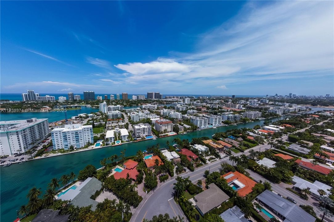 На продажу: $529,900 (2 спален, 2 ванн, 1230 Квадратных фут)