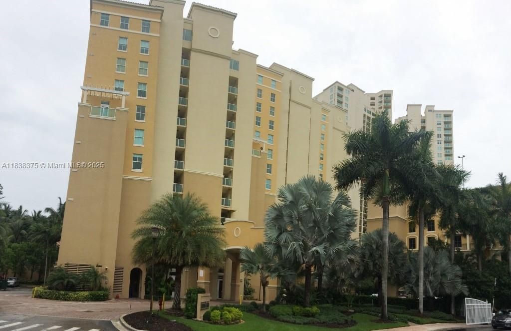 For Rent: $4,100 (3 beds, 2 baths, 1670 Square Feet)