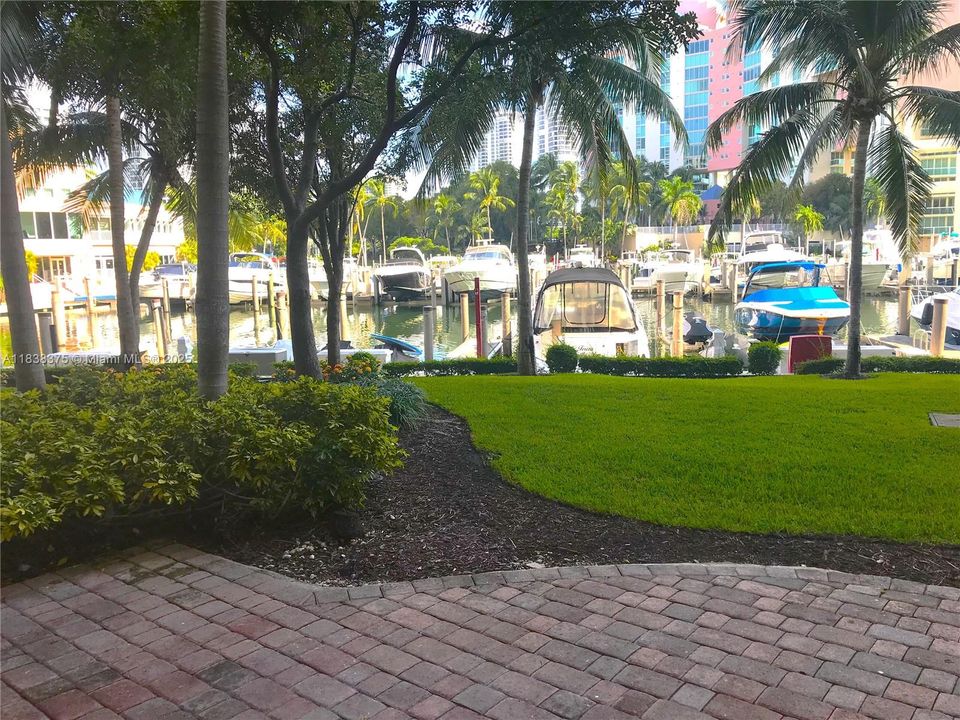 For Rent: $4,100 (3 beds, 2 baths, 1670 Square Feet)