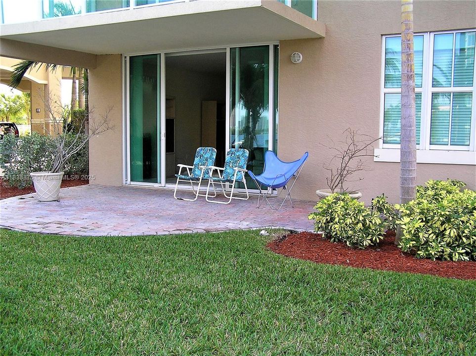 For Rent: $4,100 (3 beds, 2 baths, 1670 Square Feet)