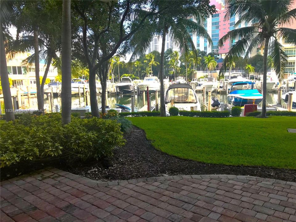 For Rent: $4,100 (3 beds, 2 baths, 1670 Square Feet)