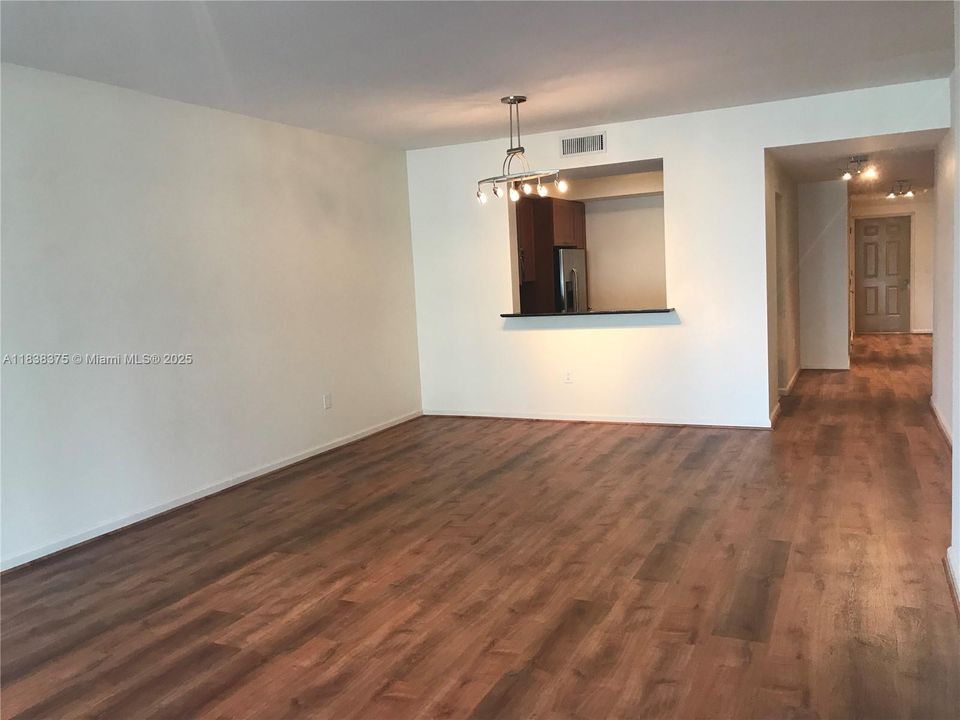 For Rent: $4,100 (3 beds, 2 baths, 1670 Square Feet)