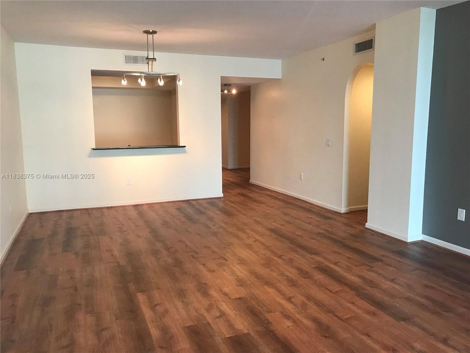 For Rent: $4,100 (3 beds, 2 baths, 1670 Square Feet)