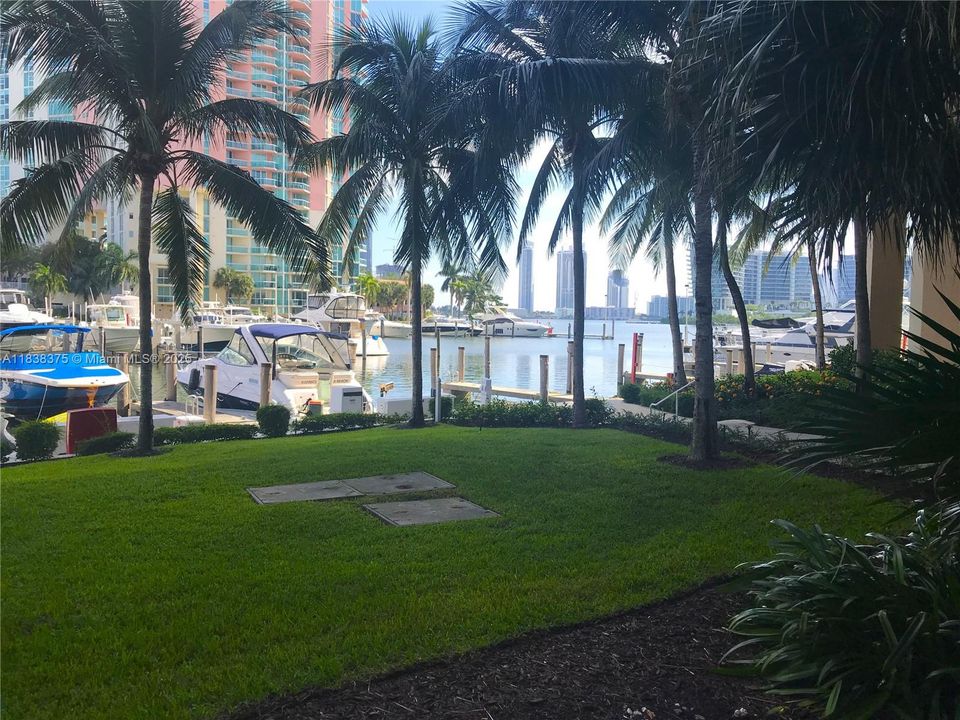 For Rent: $4,100 (3 beds, 2 baths, 1670 Square Feet)