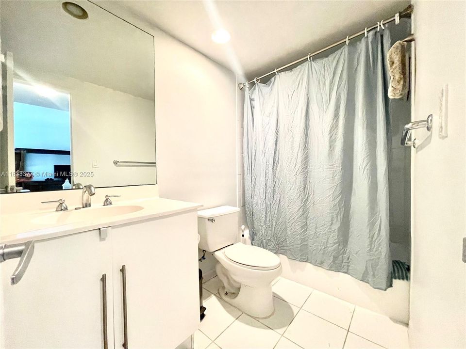 Recently Rented: $2,100 (1 beds, 1 baths, 816 Square Feet)