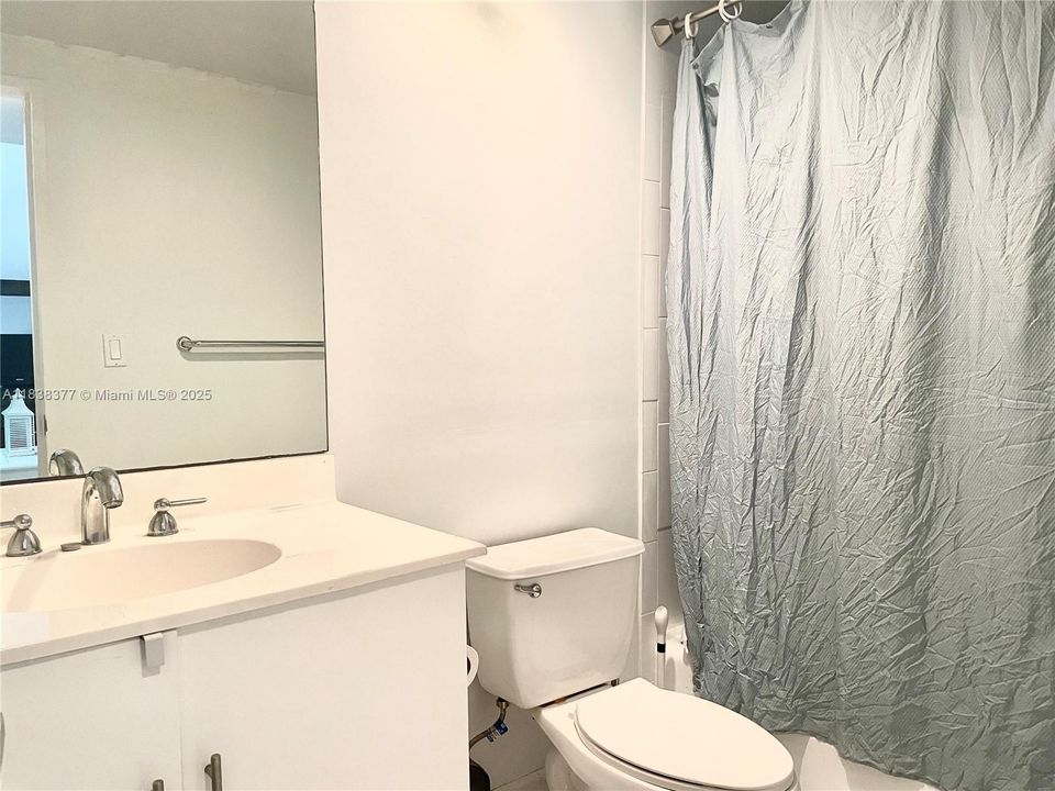 Recently Rented: $2,100 (1 beds, 1 baths, 816 Square Feet)