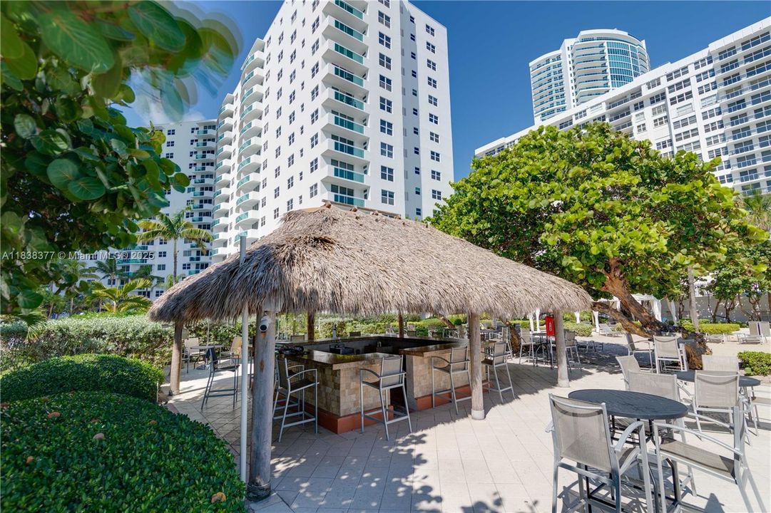 Recently Rented: $2,100 (1 beds, 1 baths, 816 Square Feet)