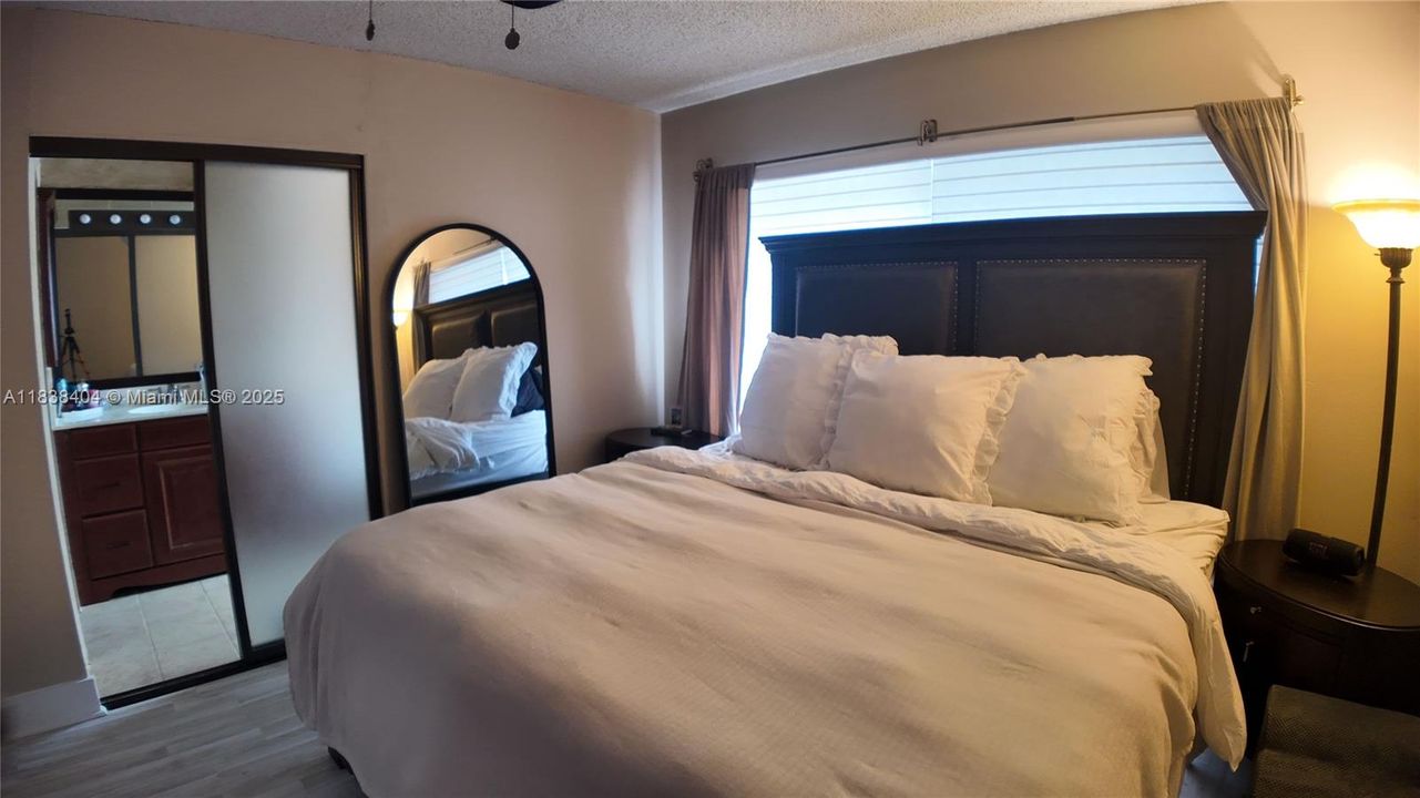 En Venta: $462,000 (3 camas, 2 baños, 1316 Pies cuadrados)