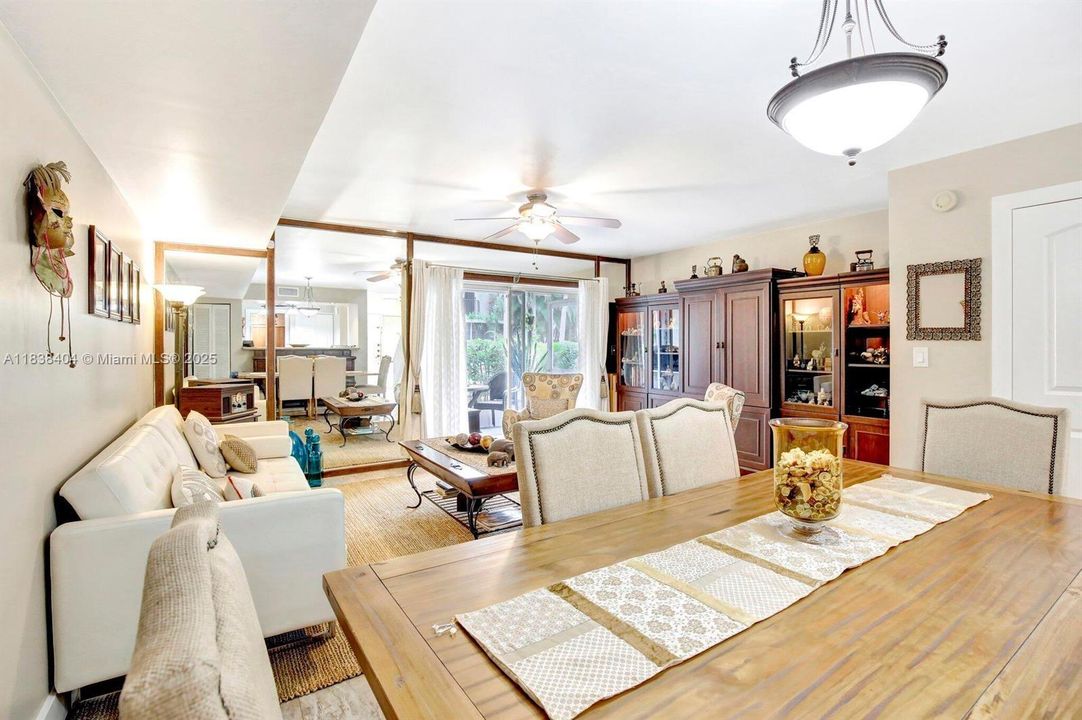 En Venta: $462,000 (3 camas, 2 baños, 1316 Pies cuadrados)