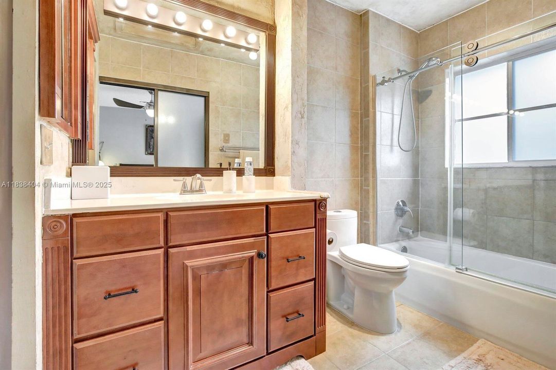 En Venta: $462,000 (3 camas, 2 baños, 1316 Pies cuadrados)