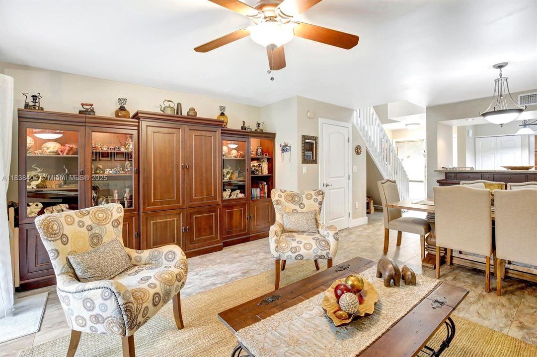 En Venta: $462,000 (3 camas, 2 baños, 1316 Pies cuadrados)