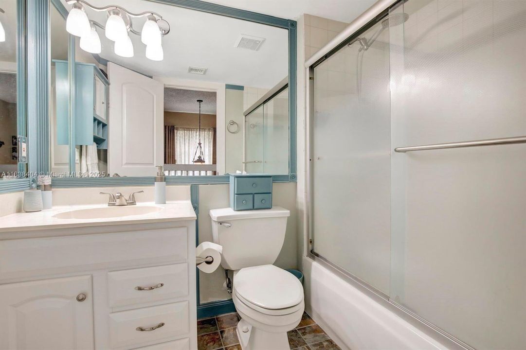 En Venta: $462,000 (3 camas, 2 baños, 1316 Pies cuadrados)