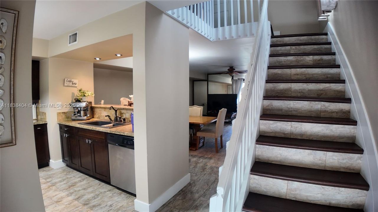 En Venta: $462,000 (3 camas, 2 baños, 1316 Pies cuadrados)