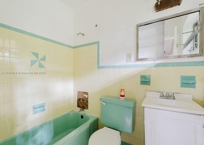 合同活跃: $694,300 (0 贝兹, 0 浴室, 0 平方英尺)