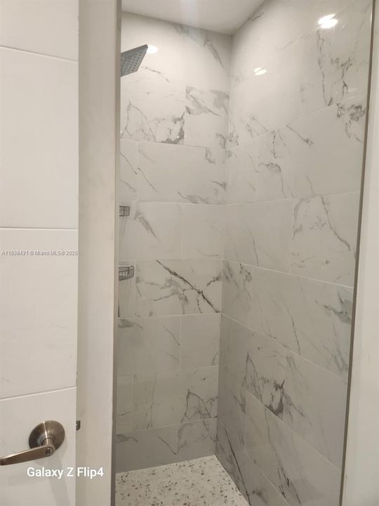 En Venta: $250,000 (2 camas, 2 baños, 782 Pies cuadrados)