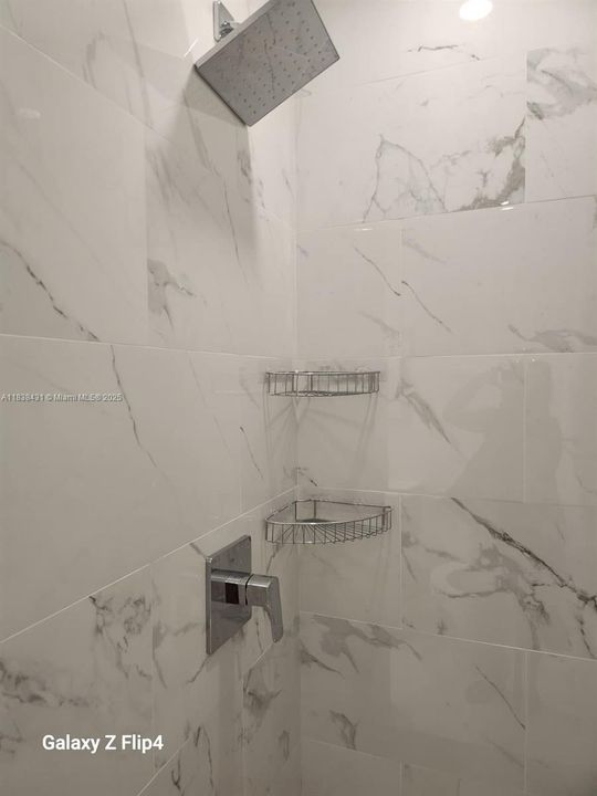 En Venta: $250,000 (2 camas, 2 baños, 782 Pies cuadrados)