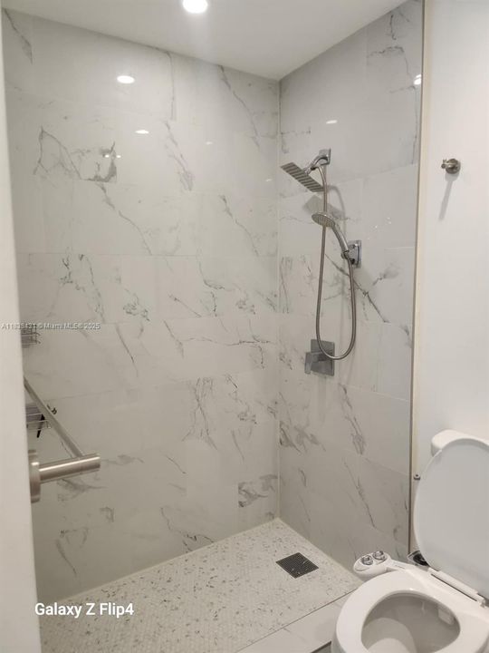 En Venta: $250,000 (2 camas, 2 baños, 782 Pies cuadrados)