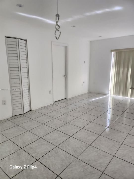 En Venta: $250,000 (2 camas, 2 baños, 782 Pies cuadrados)