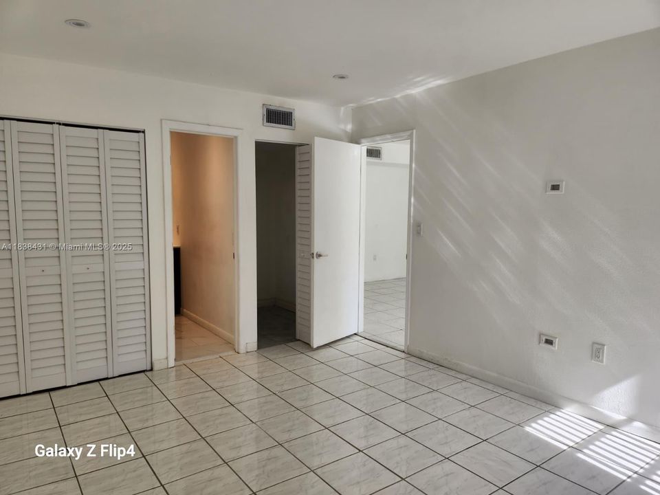 En Venta: $250,000 (2 camas, 2 baños, 782 Pies cuadrados)