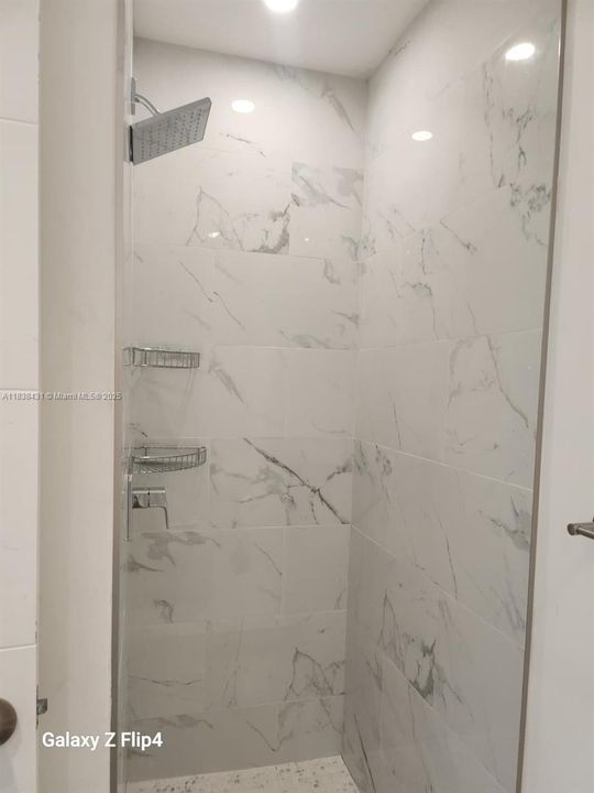 En Venta: $250,000 (2 camas, 2 baños, 782 Pies cuadrados)