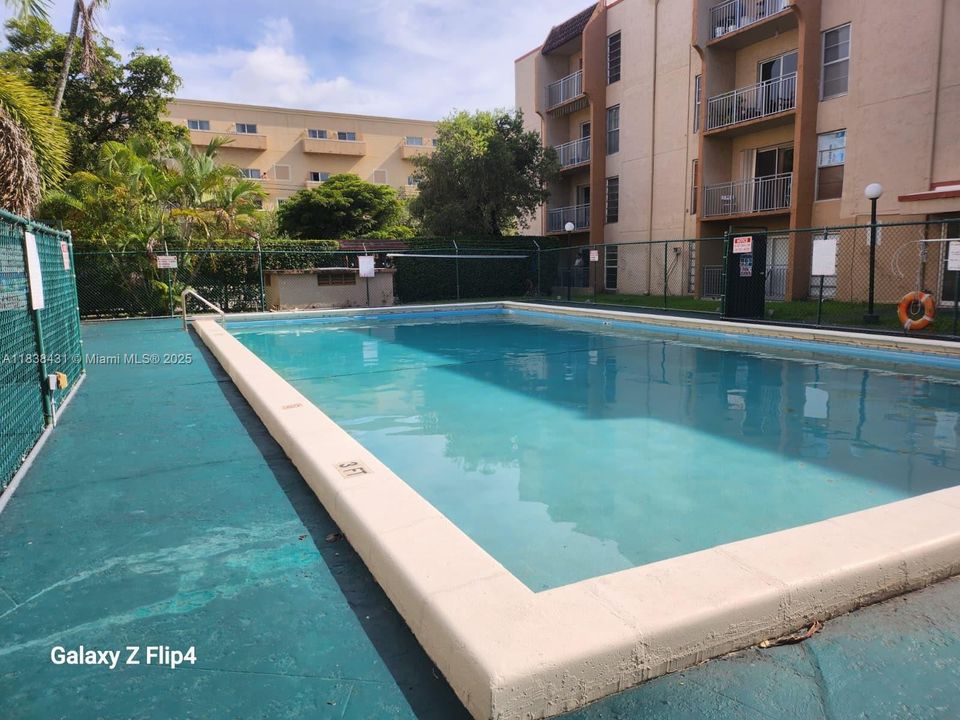 En Venta: $250,000 (2 camas, 2 baños, 782 Pies cuadrados)