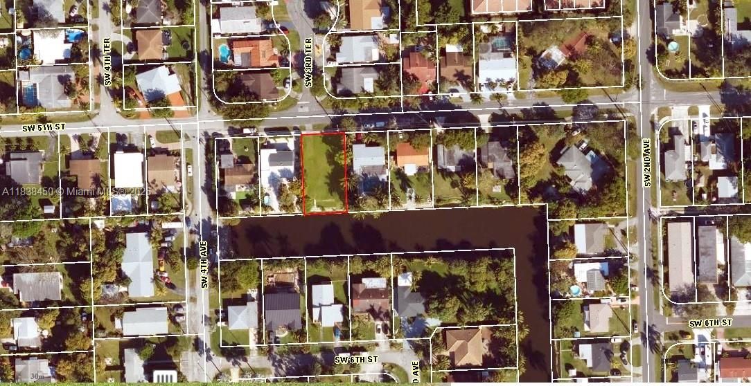 For Sale: $749,900 (0.18 acres)