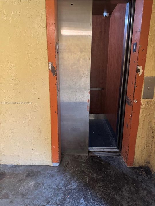 Activo con contrato: $115,000 (2 camas, 2 baños, 1100 Pies cuadrados)