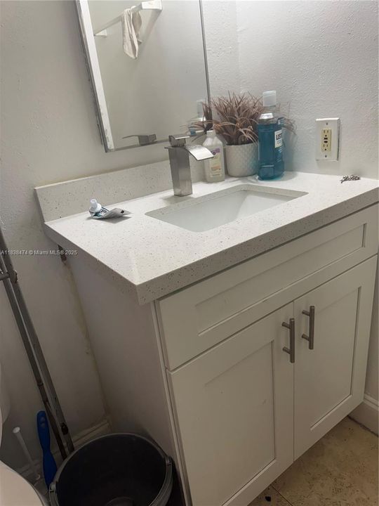 Activo con contrato: $115,000 (2 camas, 2 baños, 1100 Pies cuadrados)