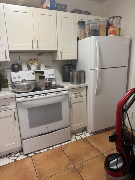 Activo con contrato: $115,000 (2 camas, 2 baños, 1100 Pies cuadrados)