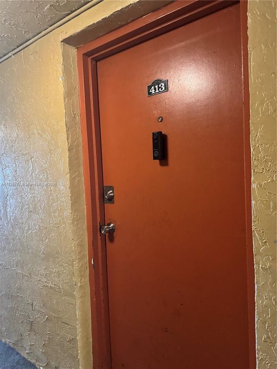 Activo con contrato: $115,000 (2 camas, 2 baños, 1100 Pies cuadrados)