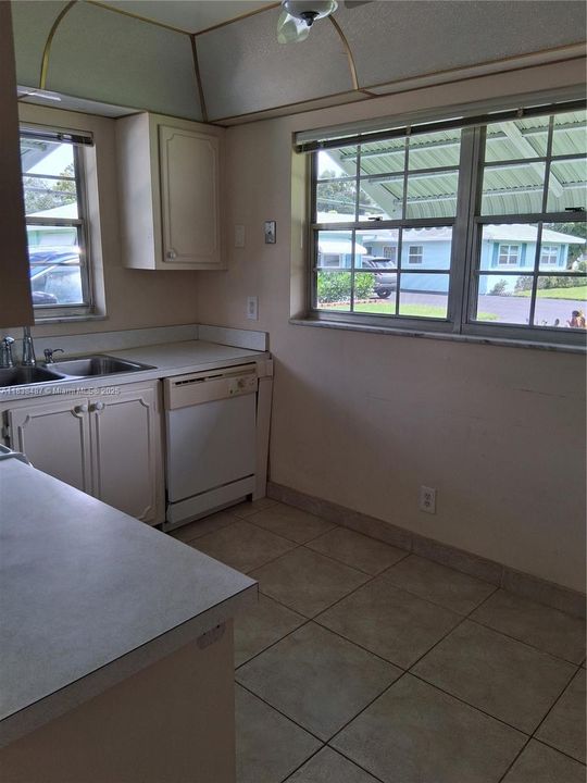 En Venta: $185,000 (2 camas, 2 baños, 950 Pies cuadrados)