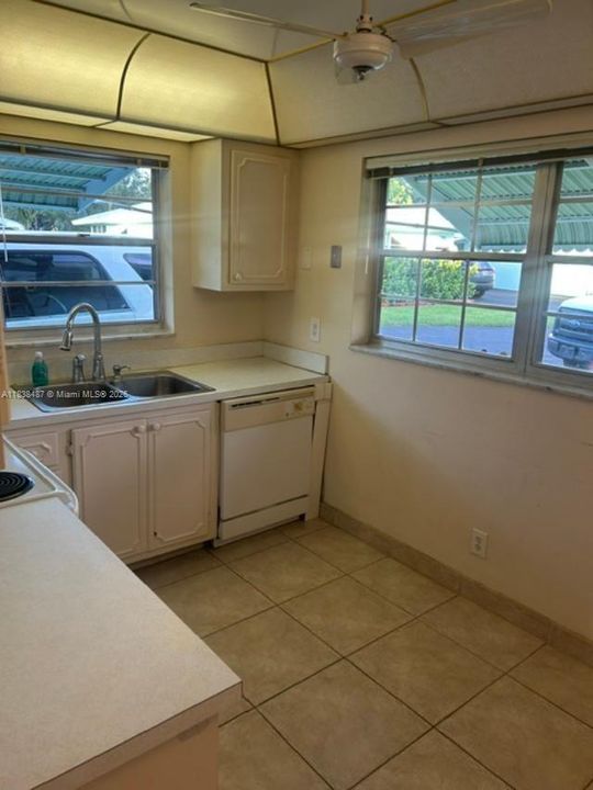 En Venta: $185,000 (2 camas, 2 baños, 950 Pies cuadrados)