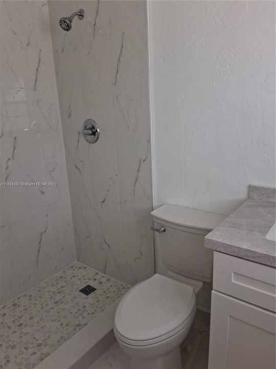 En Venta: $185,000 (2 camas, 2 baños, 950 Pies cuadrados)