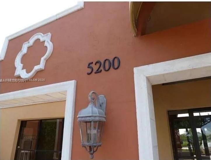 Vendido Recientemente: $199,999 (2 camas, 2 baños, 1032 Pies cuadrados)