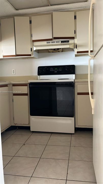 Vendido Recientemente: $199,999 (2 camas, 2 baños, 1032 Pies cuadrados)
