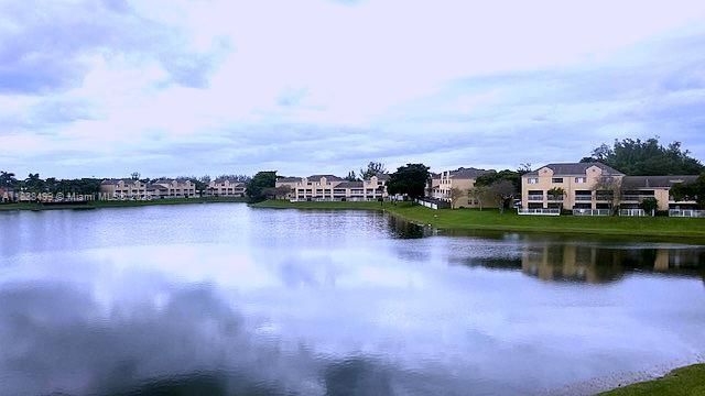 Vendido Recientemente: $199,999 (2 camas, 2 baños, 1032 Pies cuadrados)