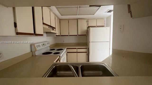 Vendido Recientemente: $199,999 (2 camas, 2 baños, 1032 Pies cuadrados)