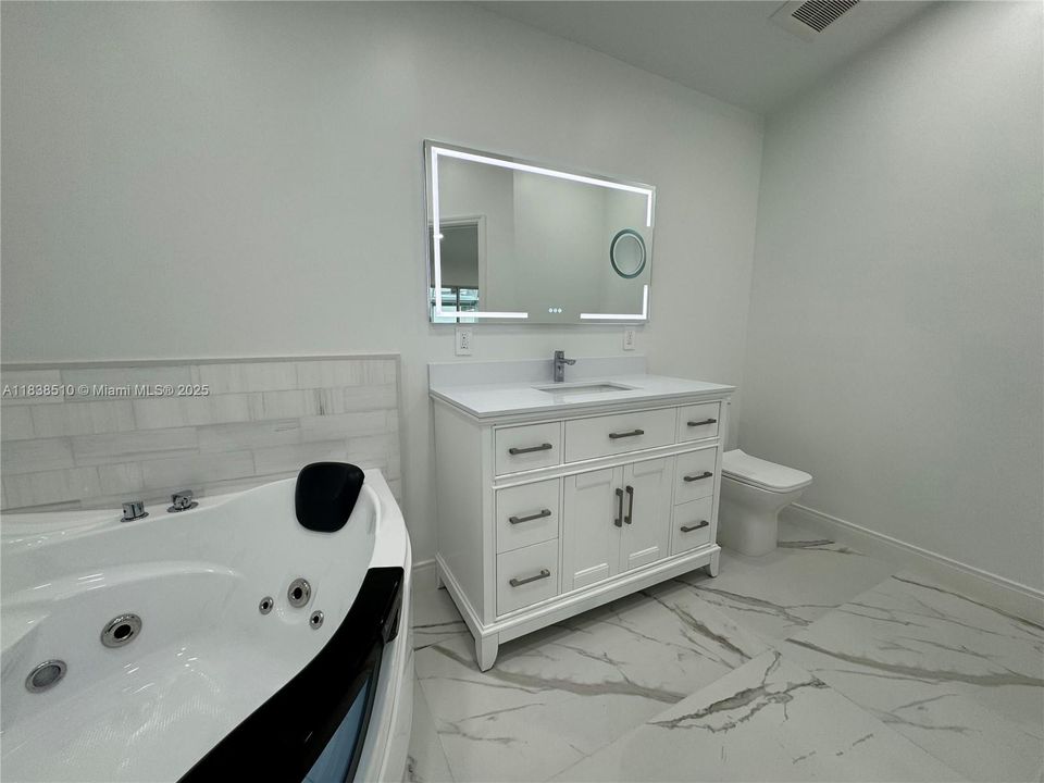 待售: $799,000 (4 贝兹, 2 浴室, 2022 平方英尺)