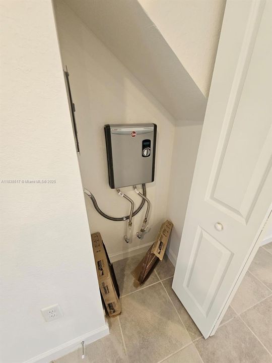 合同活跃: $2,850 (4 贝兹, 3 浴室, 0 平方英尺)