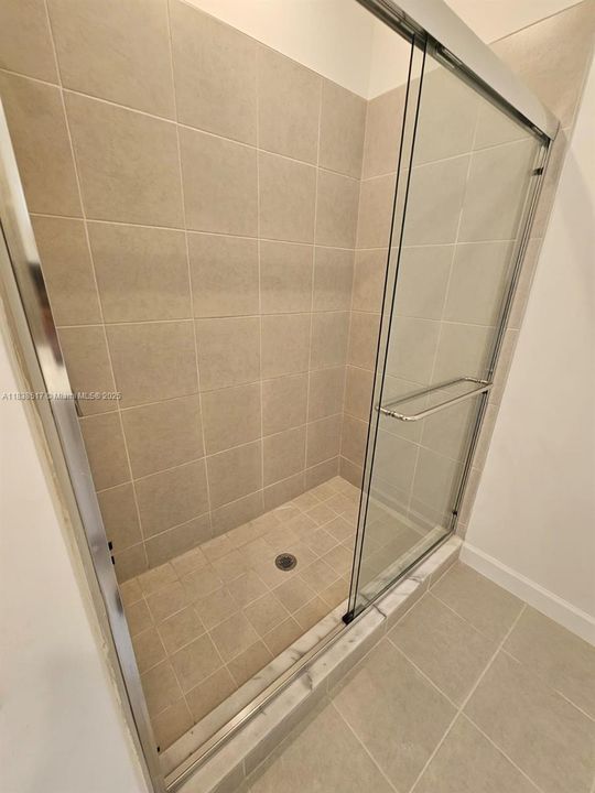 合同活跃: $2,850 (4 贝兹, 3 浴室, 0 平方英尺)