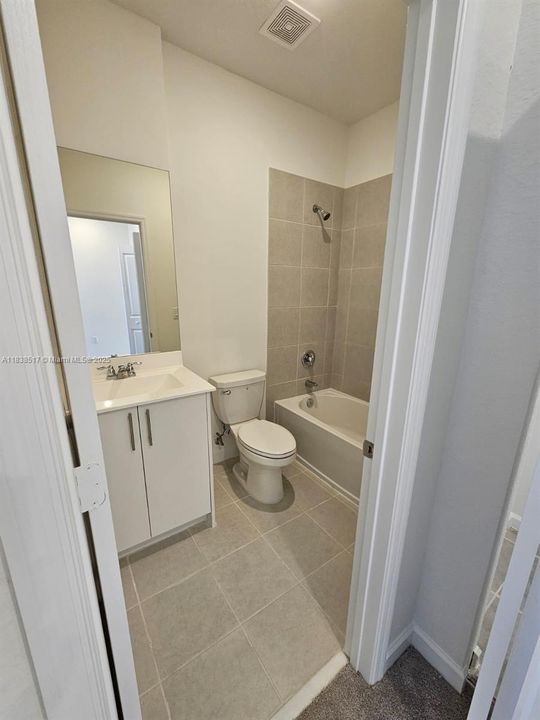 合同活跃: $2,850 (4 贝兹, 3 浴室, 0 平方英尺)