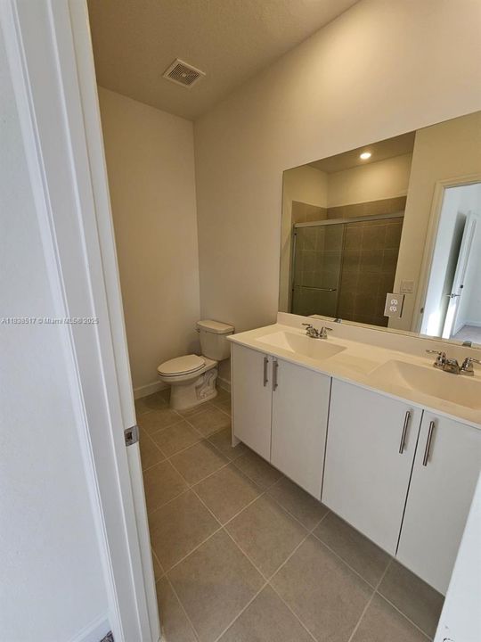 合同活跃: $2,850 (4 贝兹, 3 浴室, 0 平方英尺)