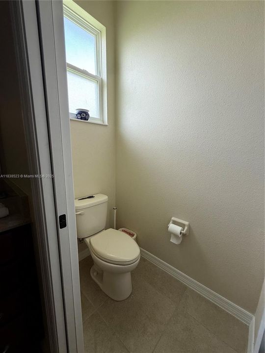 待售: $410,000 (3 贝兹, 2 浴室, 1948 平方英尺)