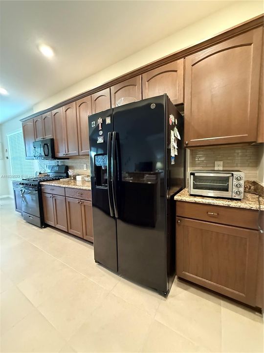 待售: $410,000 (3 贝兹, 2 浴室, 1948 平方英尺)