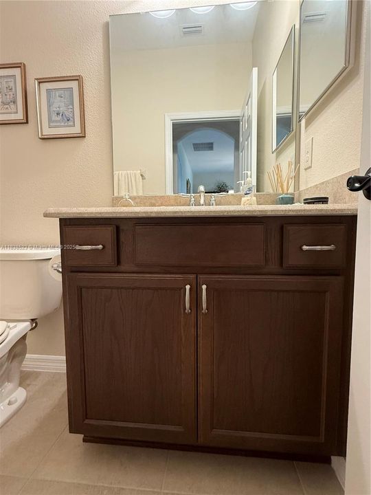 待售: $410,000 (3 贝兹, 2 浴室, 1948 平方英尺)