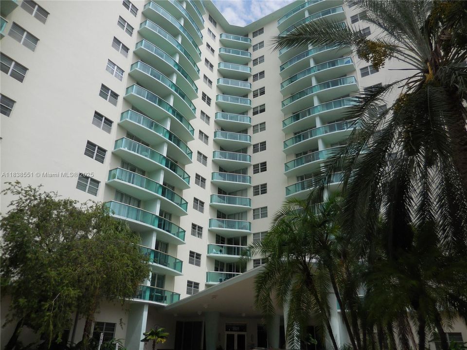 最近售出: $499,900 (2 贝兹, 2 浴室, 1176 平方英尺)