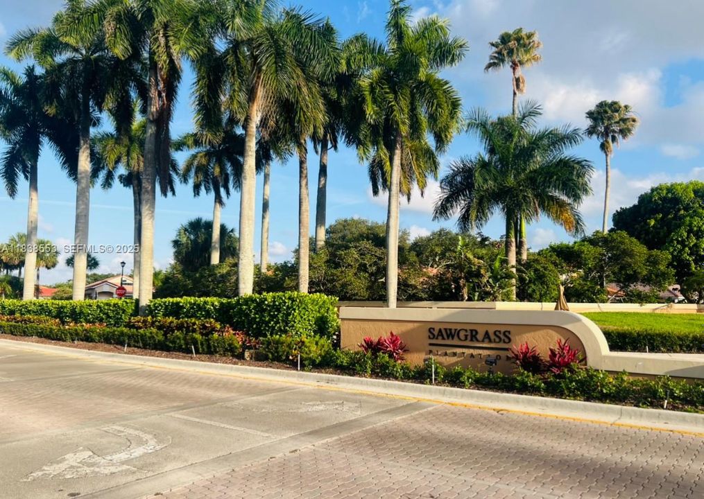 Activo con contrato: $569,000 (3 camas, 2 baños, 1452 Pies cuadrados)