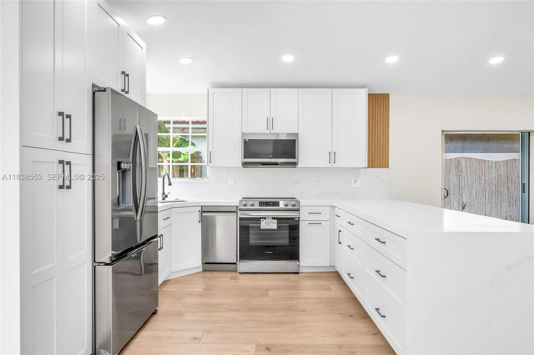 Activo con contrato: $569,000 (3 camas, 2 baños, 1452 Pies cuadrados)