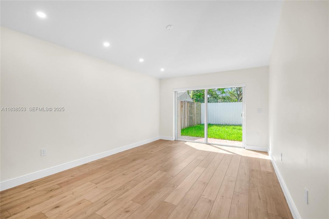 Activo con contrato: $569,000 (3 camas, 2 baños, 1452 Pies cuadrados)